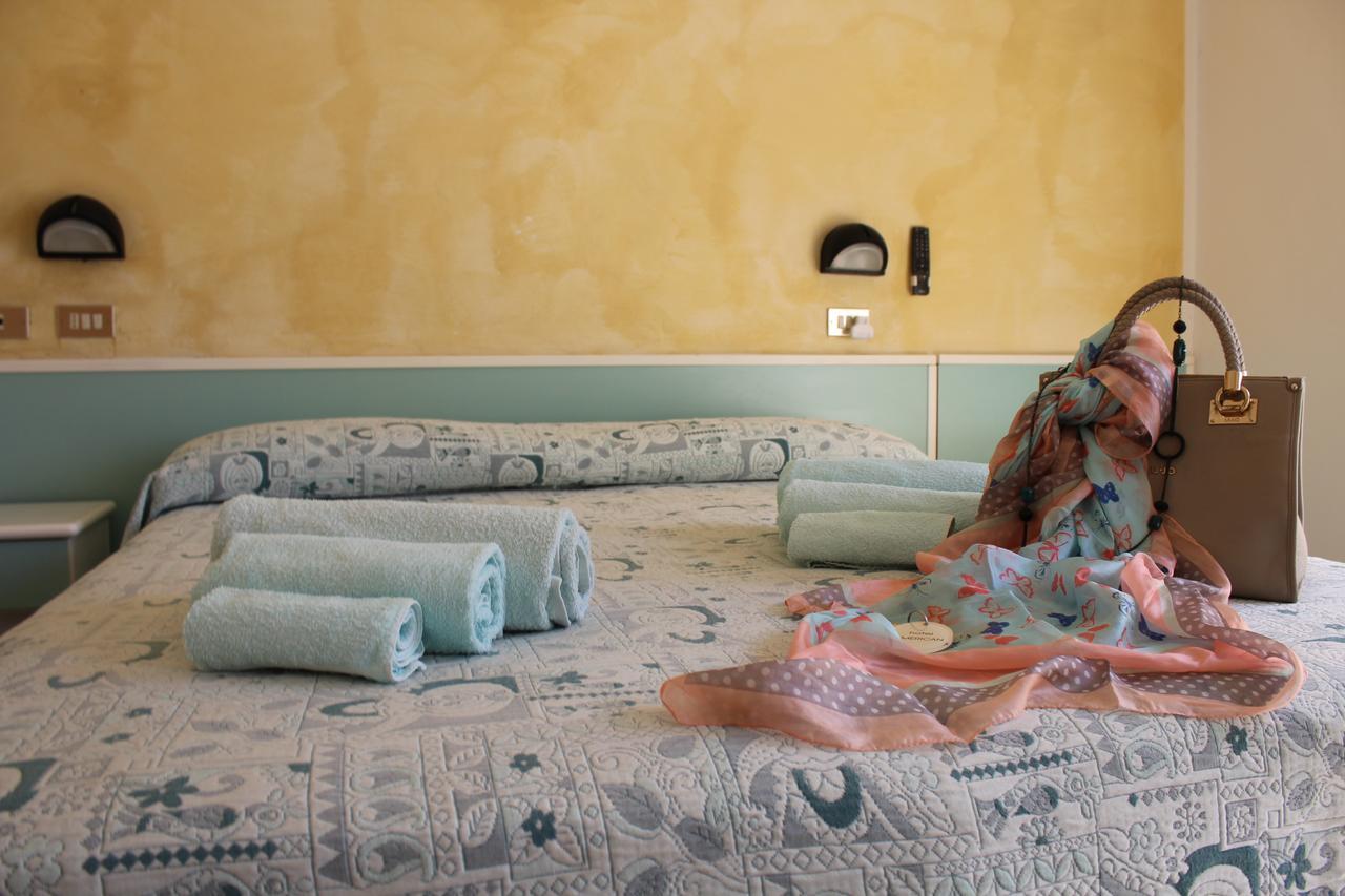 Hotel American Bellaria-Igea Marina Værelse billede